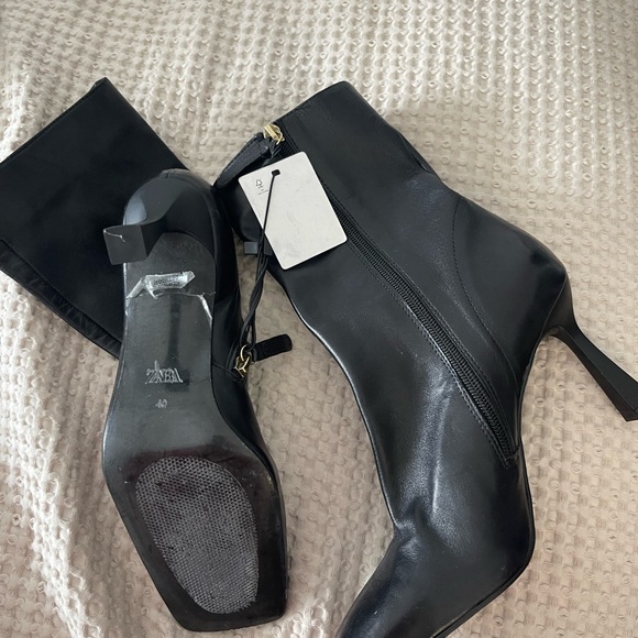 Zara Heeled Ankle Booties - Picture 6 of 6